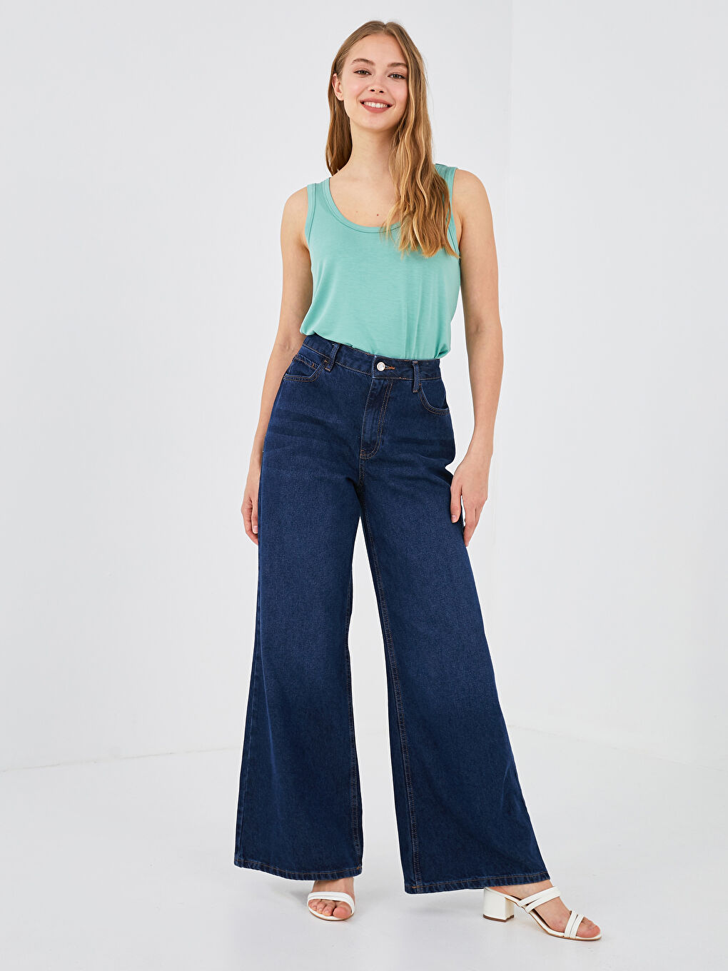 U Neck Plain Strappy Women's Tank Top-3