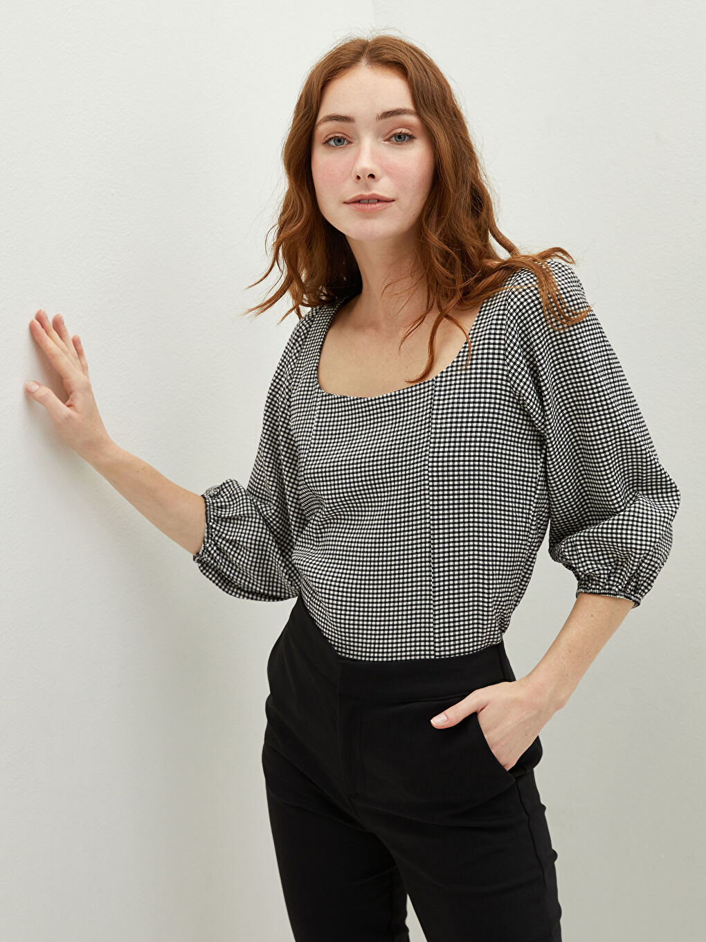 Siyah Kare Yaka Ekose Uzun Kollu Viskon Kadın Bluz-1