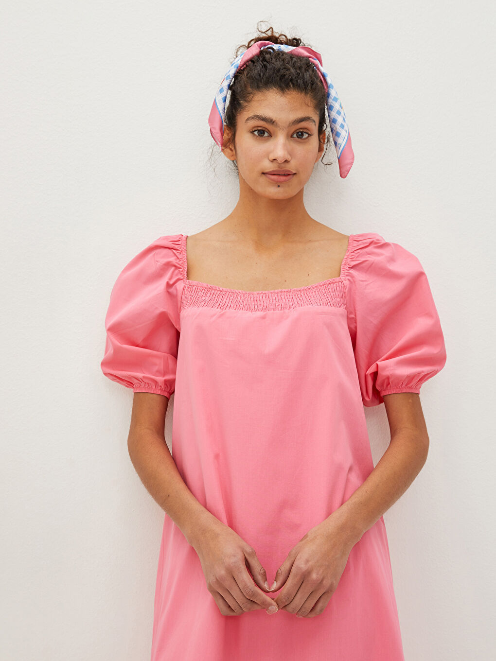 Robe pour Femmes en Popeline à Col Carré Unie avec Manches Ballon-3