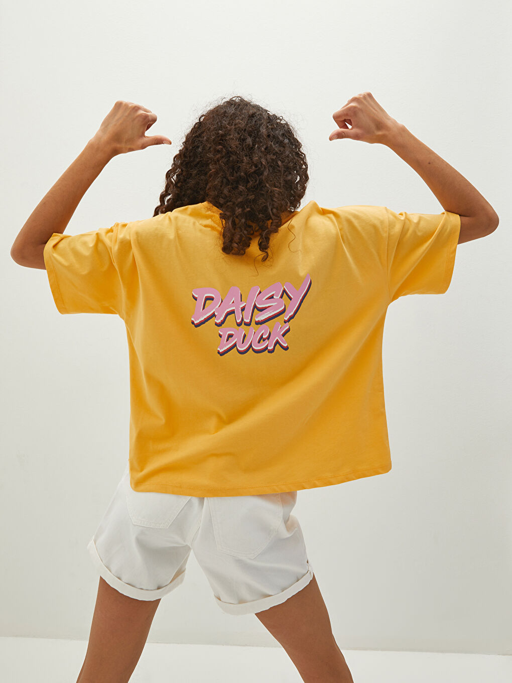 Sarı Bisiklet Yaka Daisy Duck Baskılı Kısa Kollu Pamuklu Kadın Tişört Anne Kız Kombini-3