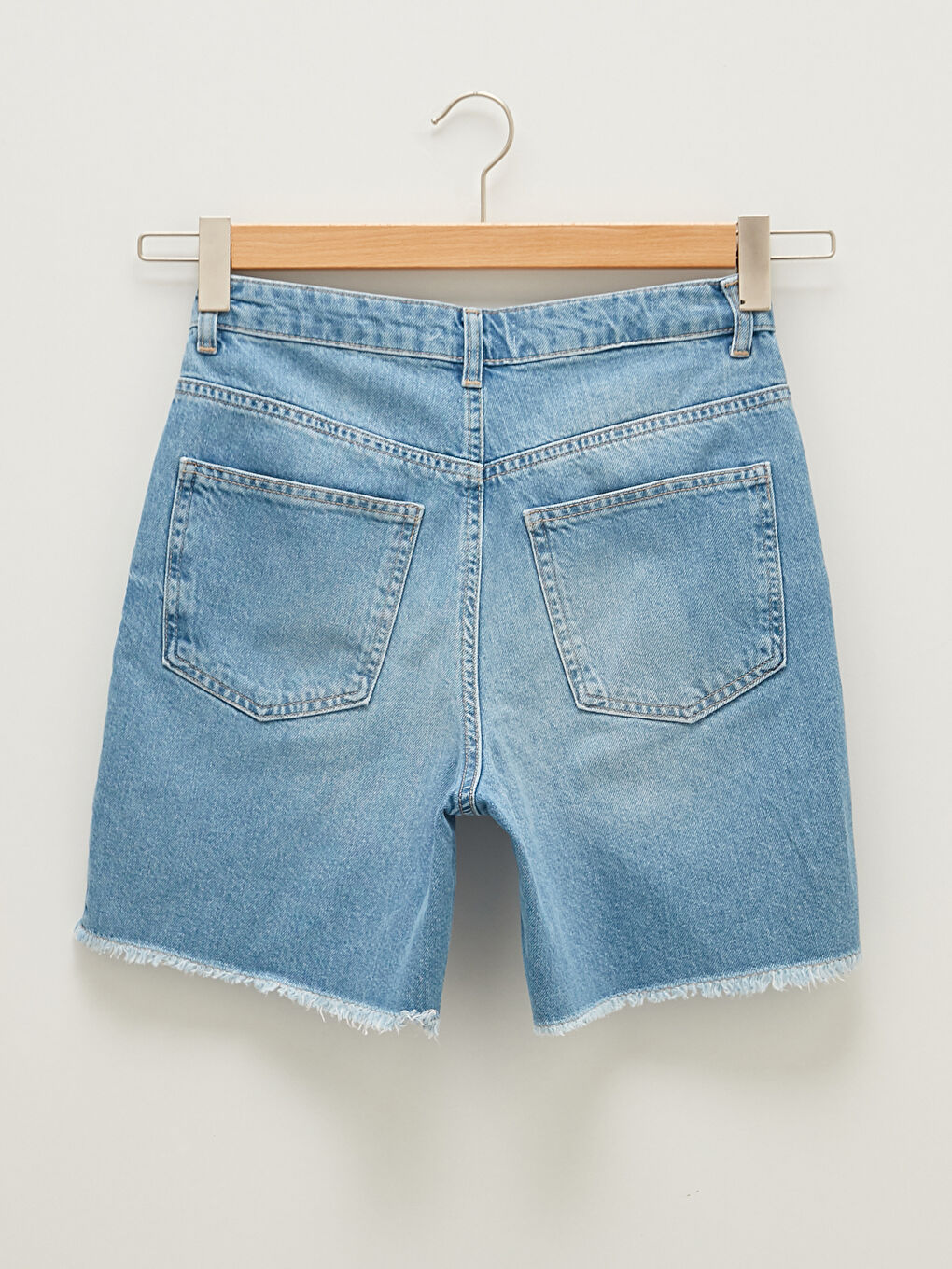 Ripped Detailed Women's Rodeo Bermuda Jean Shorts with Pockets-6