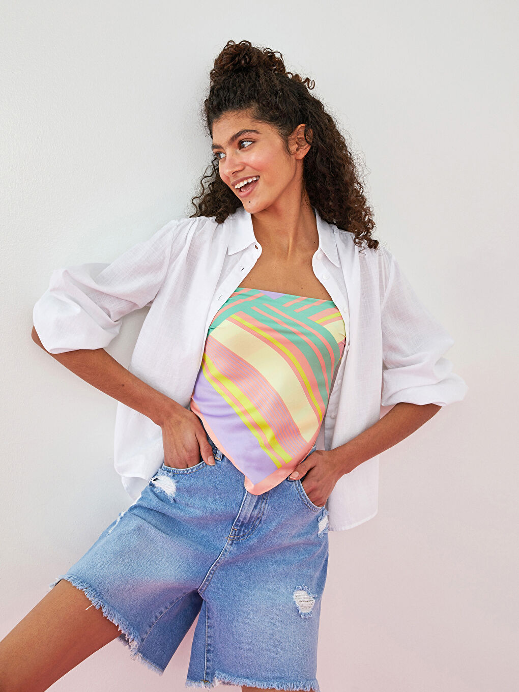 Ripped Detailed Women's Rodeo Bermuda Jean Shorts with Pockets-1