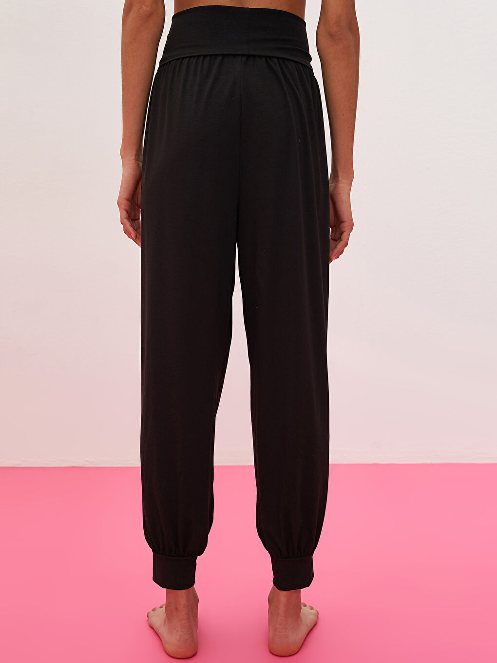 Elastic Waist Regular Pocket Detailed Women's Sports Sweatpants-6