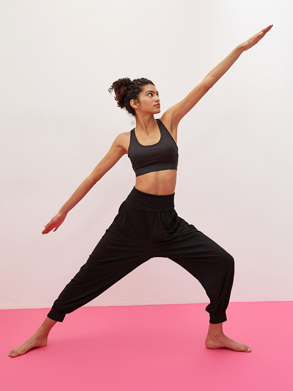 Elastic Waist Regular Pocket Detailed Women's Sports Sweatpants-2