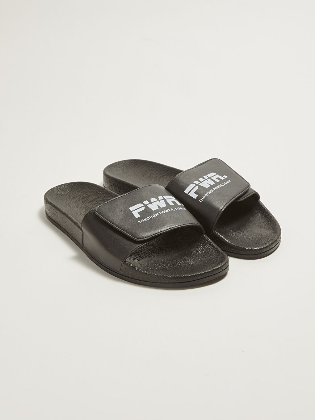 Siyah Slogan Baskılı Cırt Cırtlı Tek Bantlı Erkek Terlik