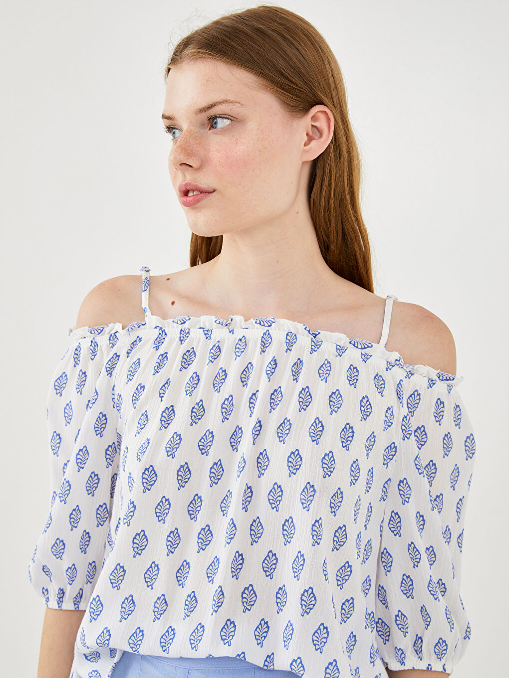 ნავის ყელის ნაბეჭდი თასმიანი ნაოჭიანი ქსოვილის ქალებისთვის ბლუზი-3