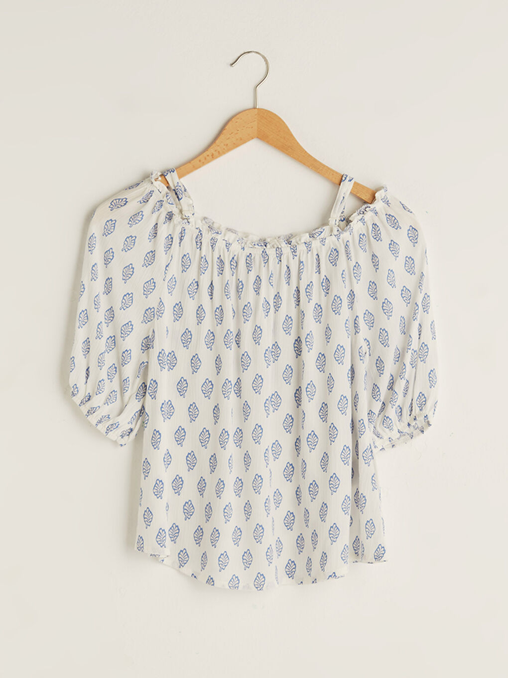 ნავის ყელის ნაბეჭდი თასმიანი ნაოჭიანი ქსოვილის ქალებისთვის ბლუზი-5