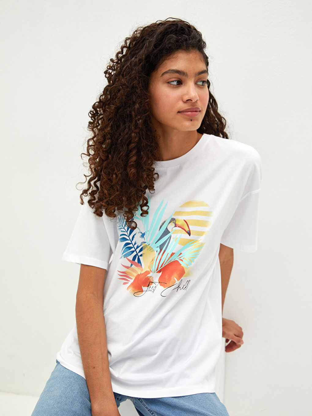 Beyaz Bisiklet Yaka Baskılı Kısa Kollu Kadın Tişört-1