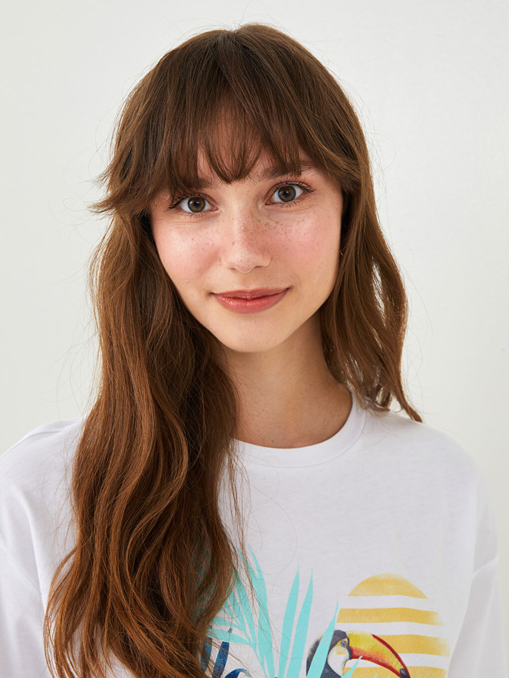 Beyaz Bisiklet Yaka Baskılı Kısa Kollu Kadın Tişört-3