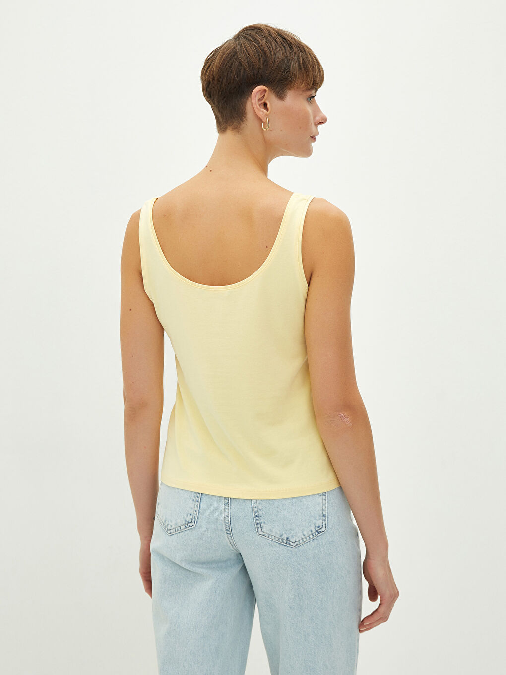 Sarı U Yaka Düz Askılı Kadın Atlet-3