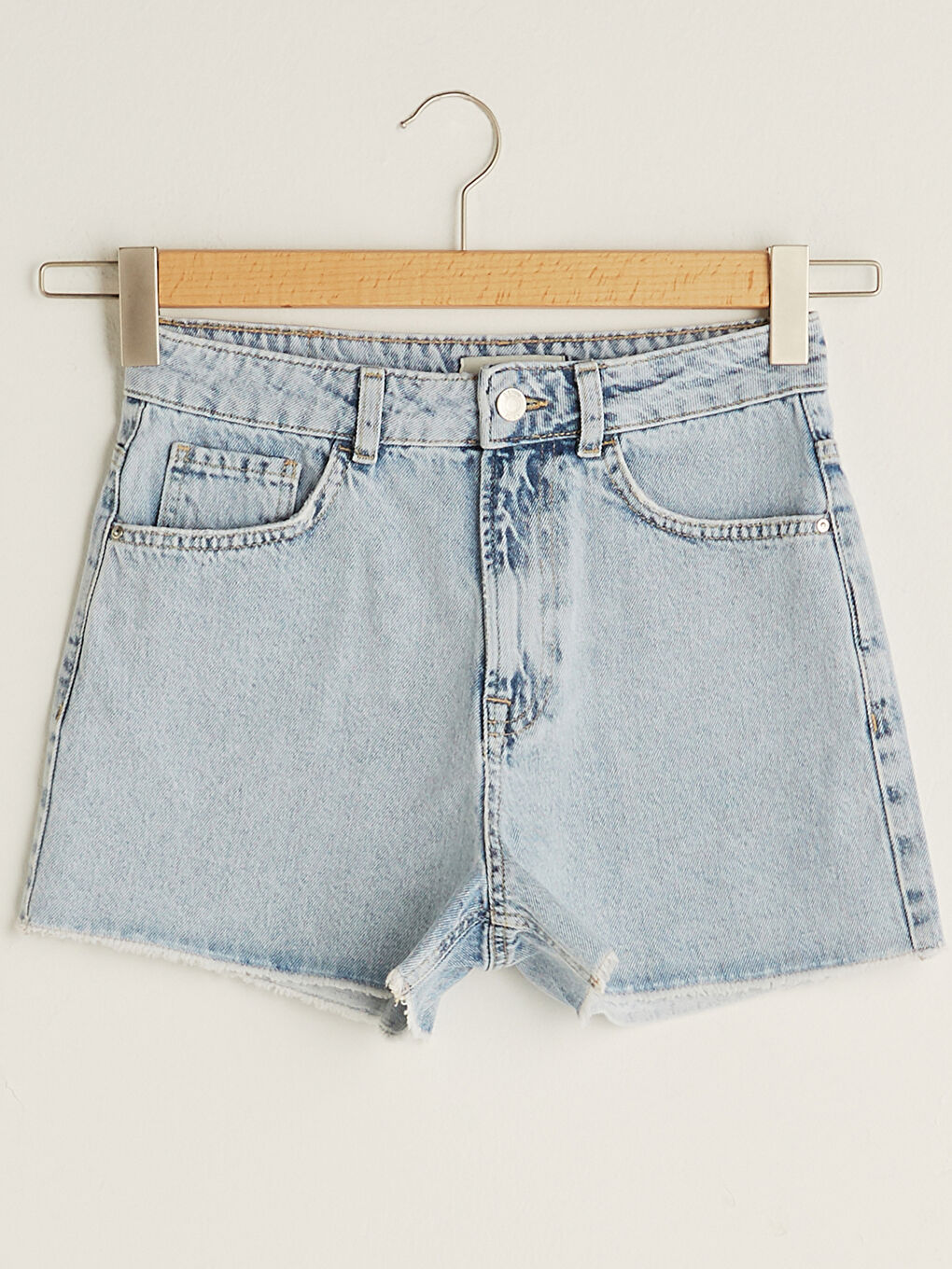 Mavi Cep Detaylı Standart Fit Kadın Jean Şort-5