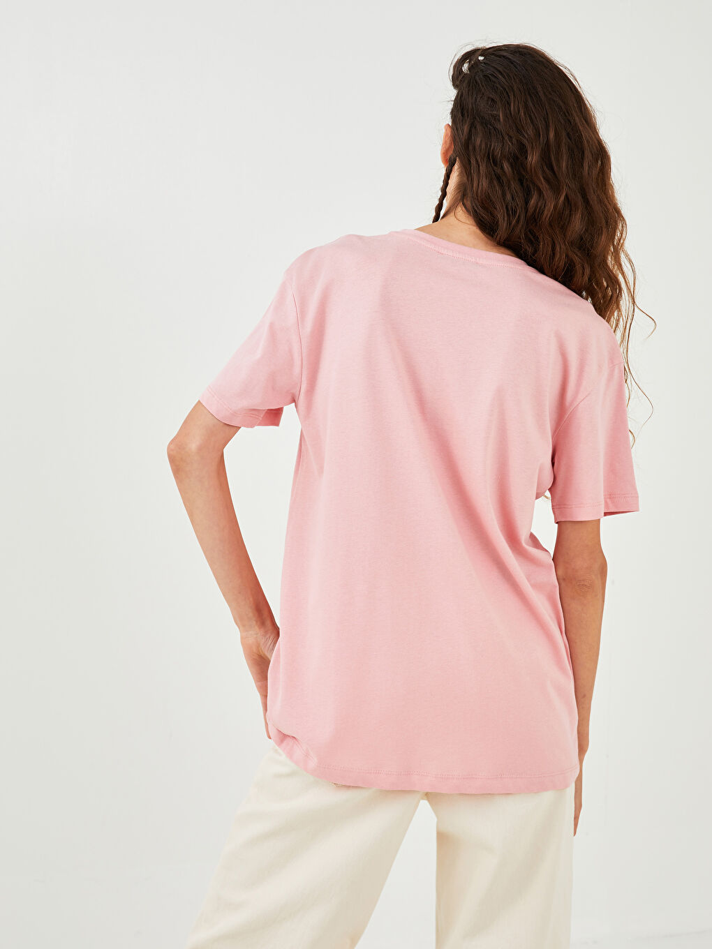 Pembe Bisiklet Yaka Nakışlı Kısa Kollu Pamuklu Kadın Tişört-6
