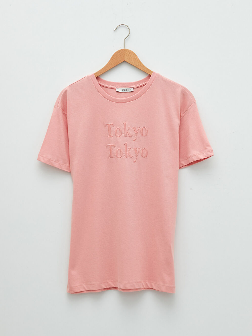 Pembe Bisiklet Yaka Nakışlı Kısa Kollu Pamuklu Kadın Tişört-9