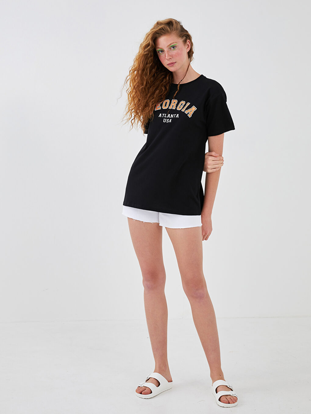 Siyah Bisiklet Yaka Baskılı Kısa Kollu Kadın Tişört