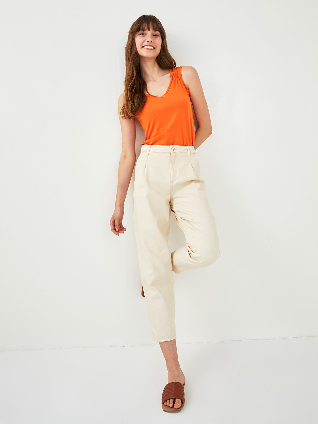 Ekru Yüksek Bel Bol Fit Cep Detaylı Gabardin Kadın Pantolon