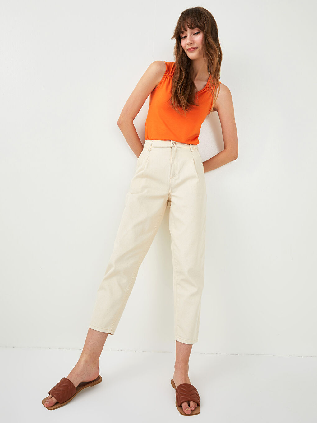 Ekru Yüksek Bel Bol Fit Cep Detaylı Gabardin Kadın Pantolon-1