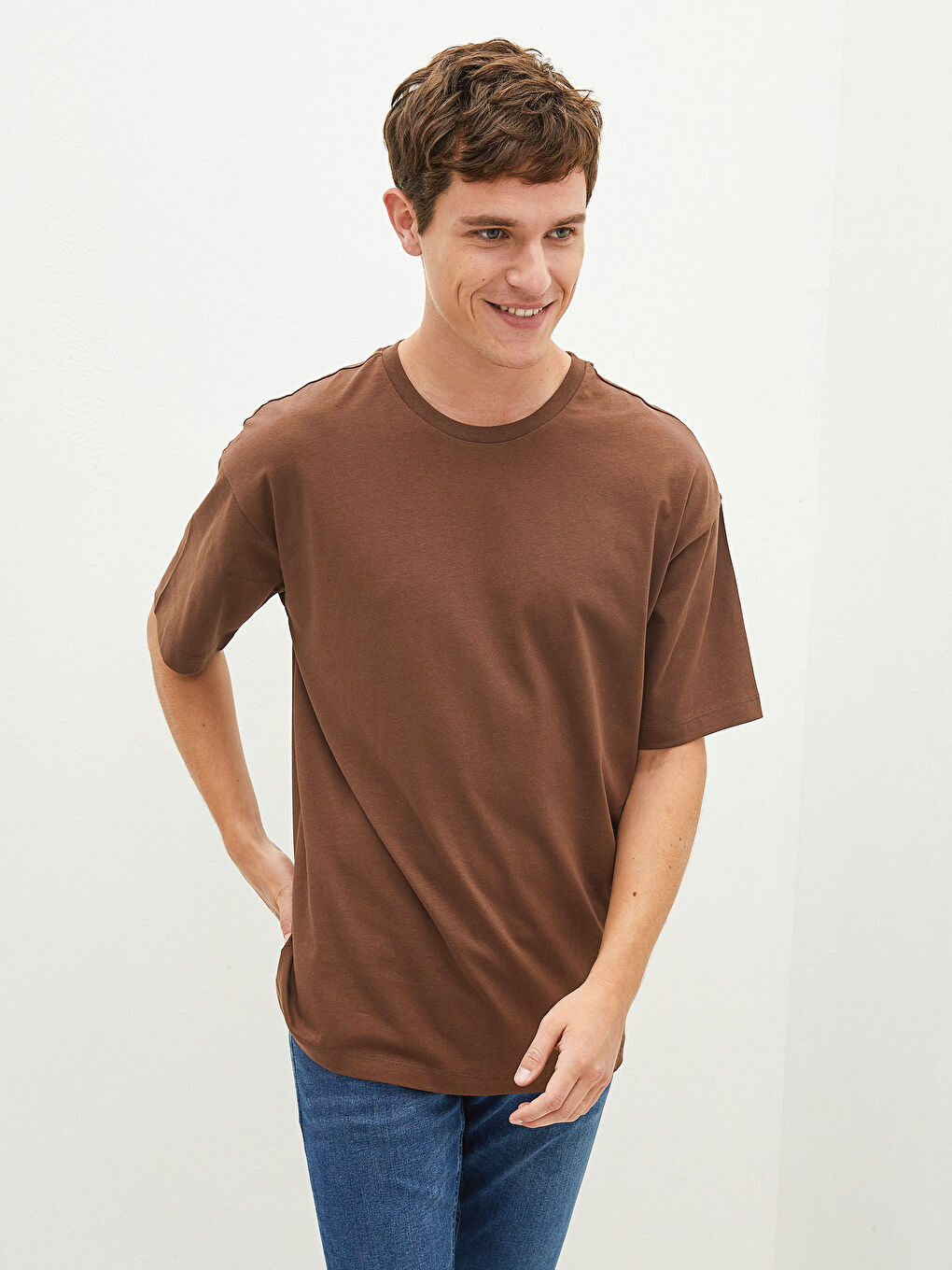 Kahverengi Bisiklet Yaka Kısa Kollu Basic Penye Erkek Tişört-2