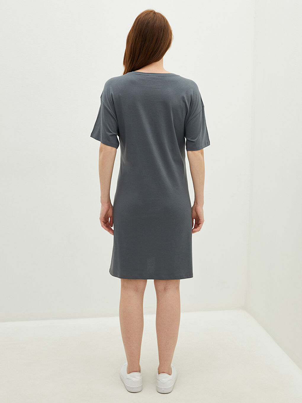 Gri Bisiklet Yaka Mickey Mouse Baskılı Kısa Kollu Hamile Elbise-4