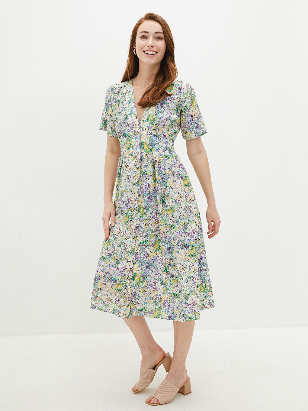 Sarı V Yaka Desenli Kısa Kollu Önden Düğmeli Viskon Kadın Elbise-1