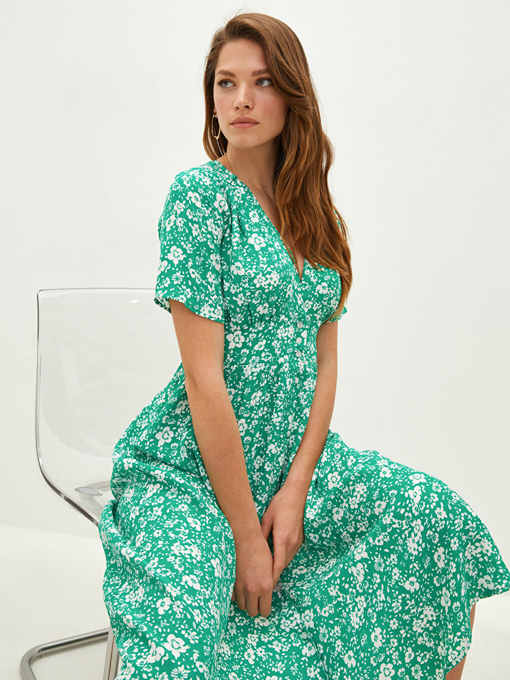 Yeşil V Yaka Desenli Kısa Kollu Maroken Kumaş Kadın Elbise-2