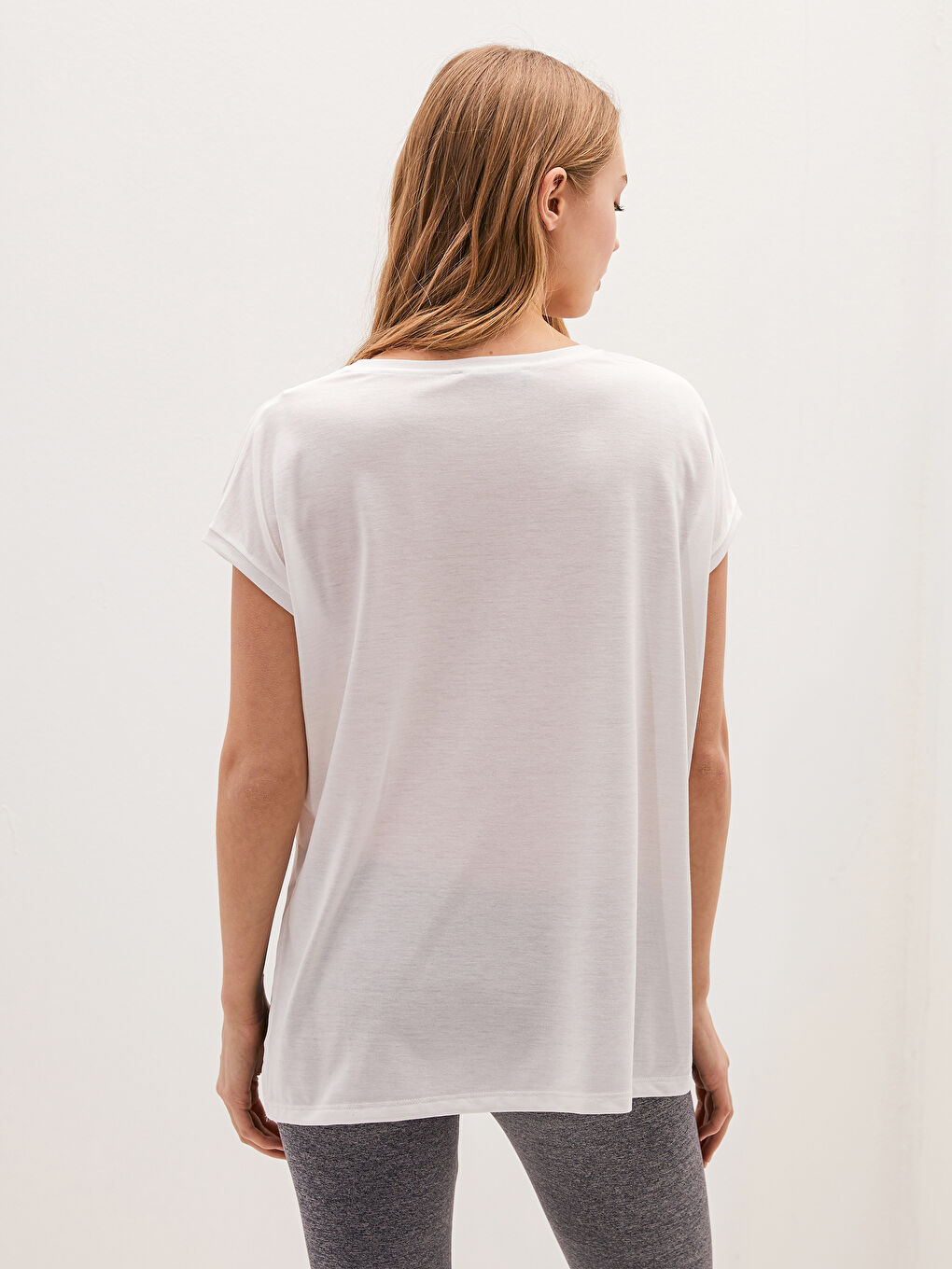 Ekru Bisiklet Yaka Düz Kısa Kollu Kadın Spor Tişört-4