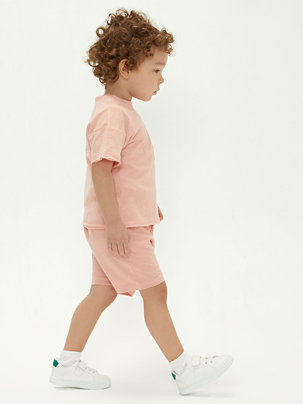 сәби ұлдарға арналған дөңгелек жағалы қысқа жең трикотаж футболка мен шорты 2 данадан тұратын жинақ-2