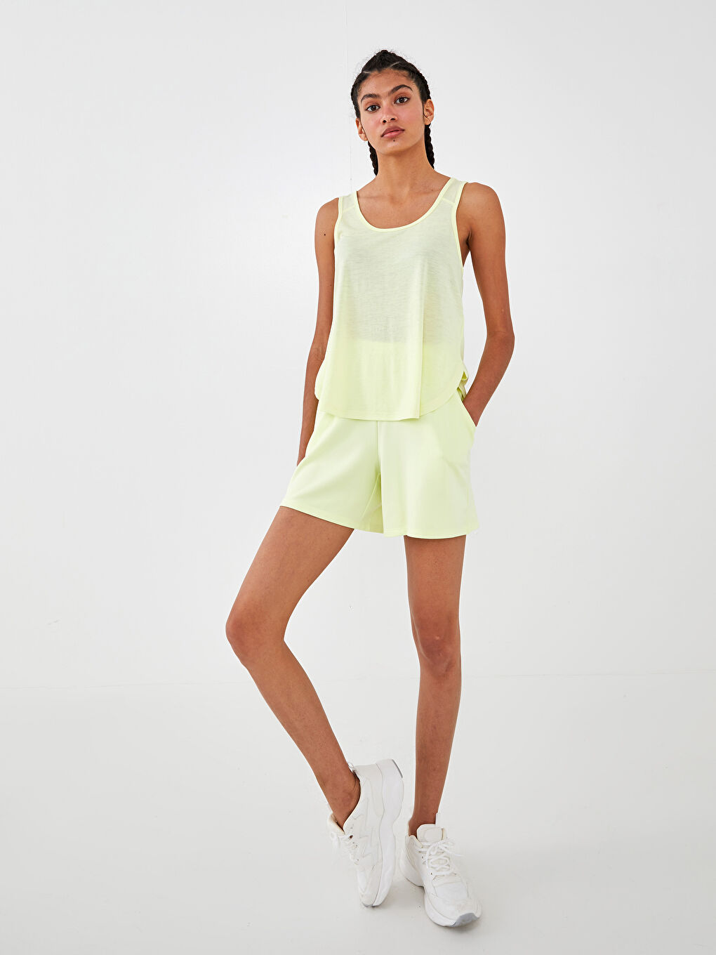 ياقة على شكل حرف U بِحَمّالات مستقيمة قميص رياضي للسيدات-2