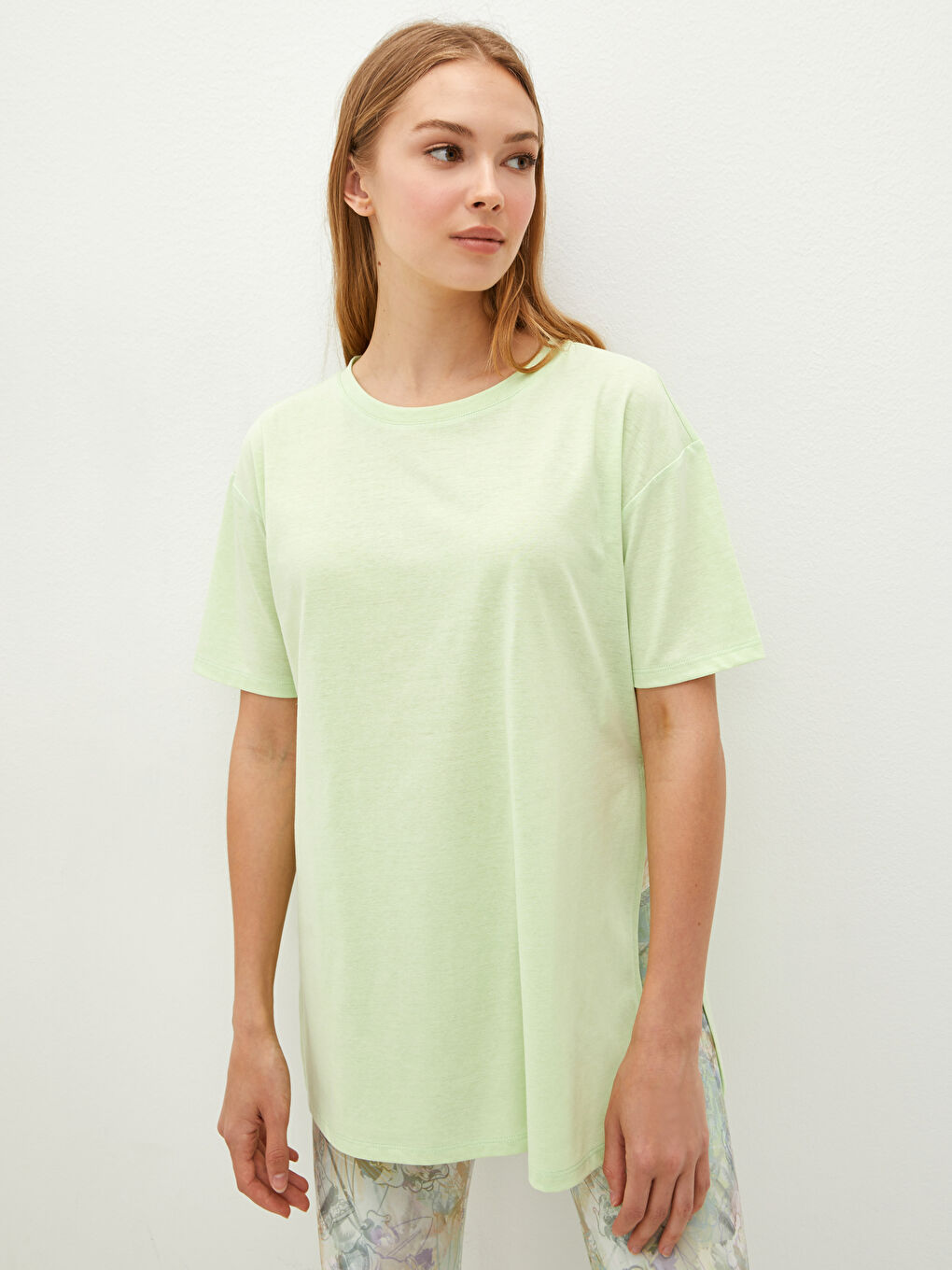 Tunique Sport pour Femmes à Col Rond Droite à Manches Courtes-1