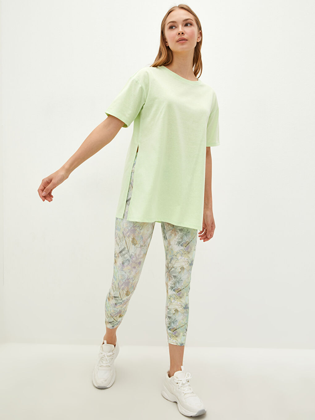 Tunique Sport pour Femmes à Col Rond Droite à Manches Courtes-4