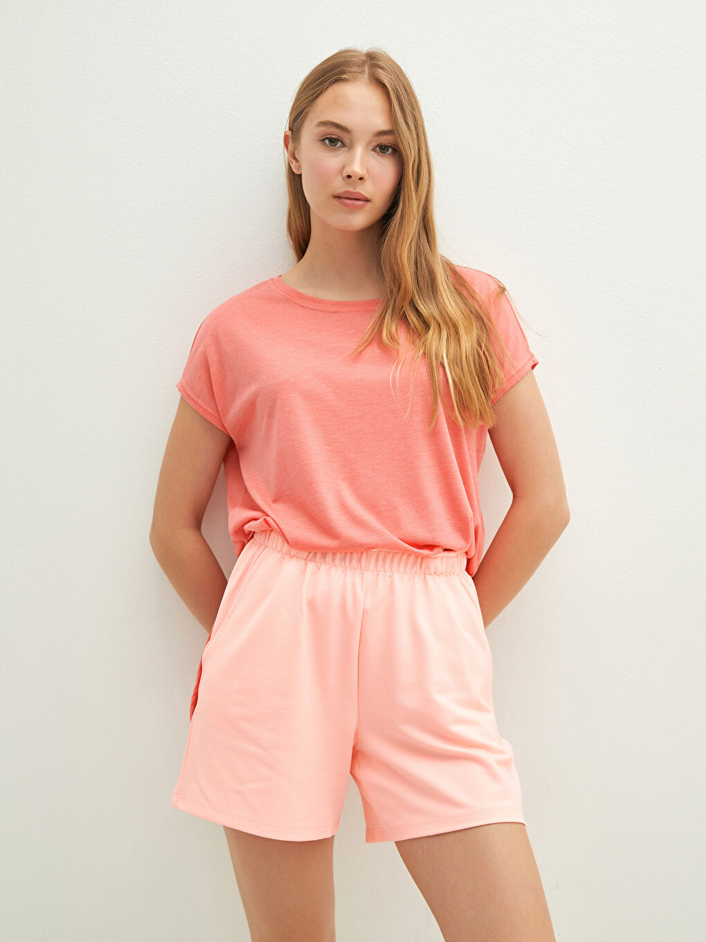 Turuncu Beli Lastikli Düz Cep Detaylı Kadın Spor Şort-2