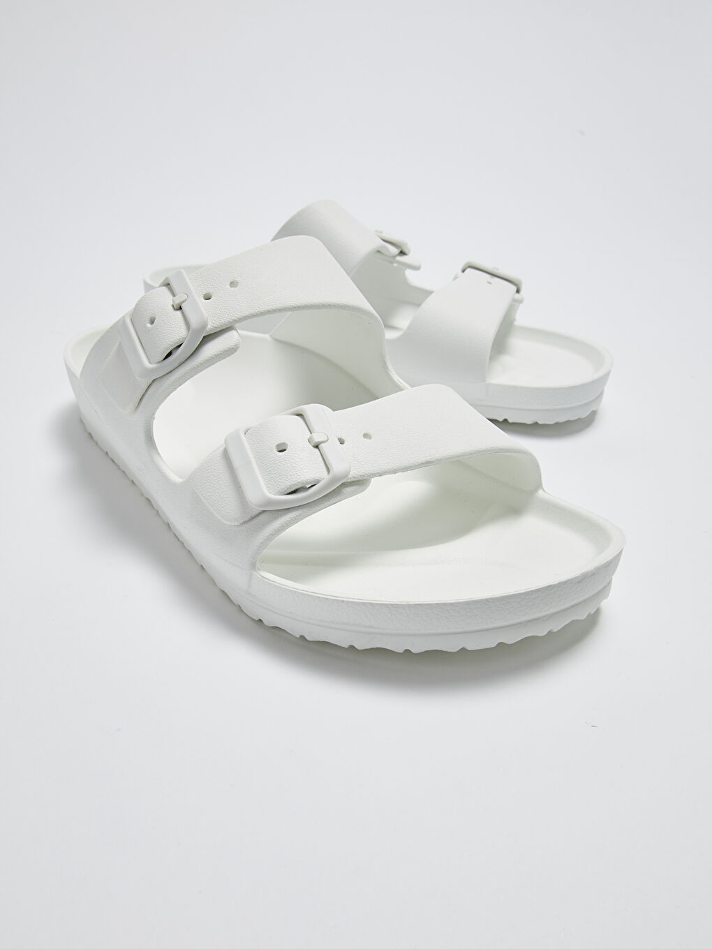 Beyaz Çift Bantlı Tokalı Erkek Terlik-2