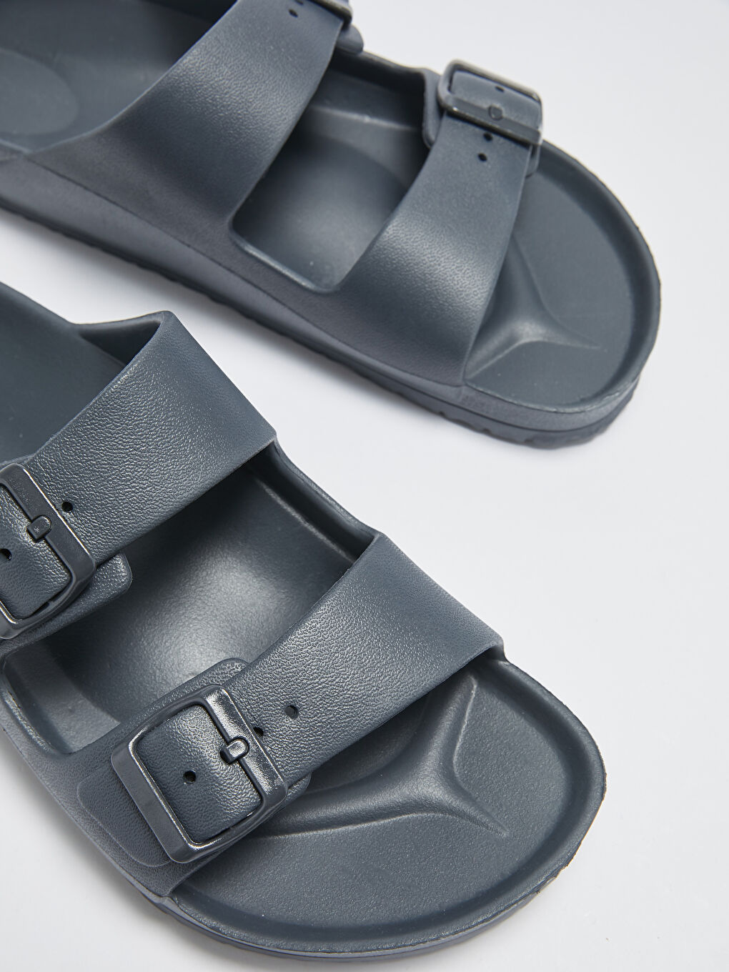 Antrasit Çift Bantlı Tokalı Erkek Terlik-4