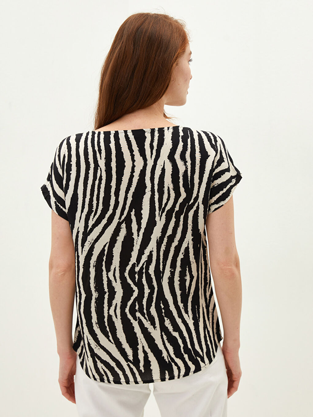 Buttoned Crew Neck Patterned Short Sleeve Viscose Women's Blouse-3