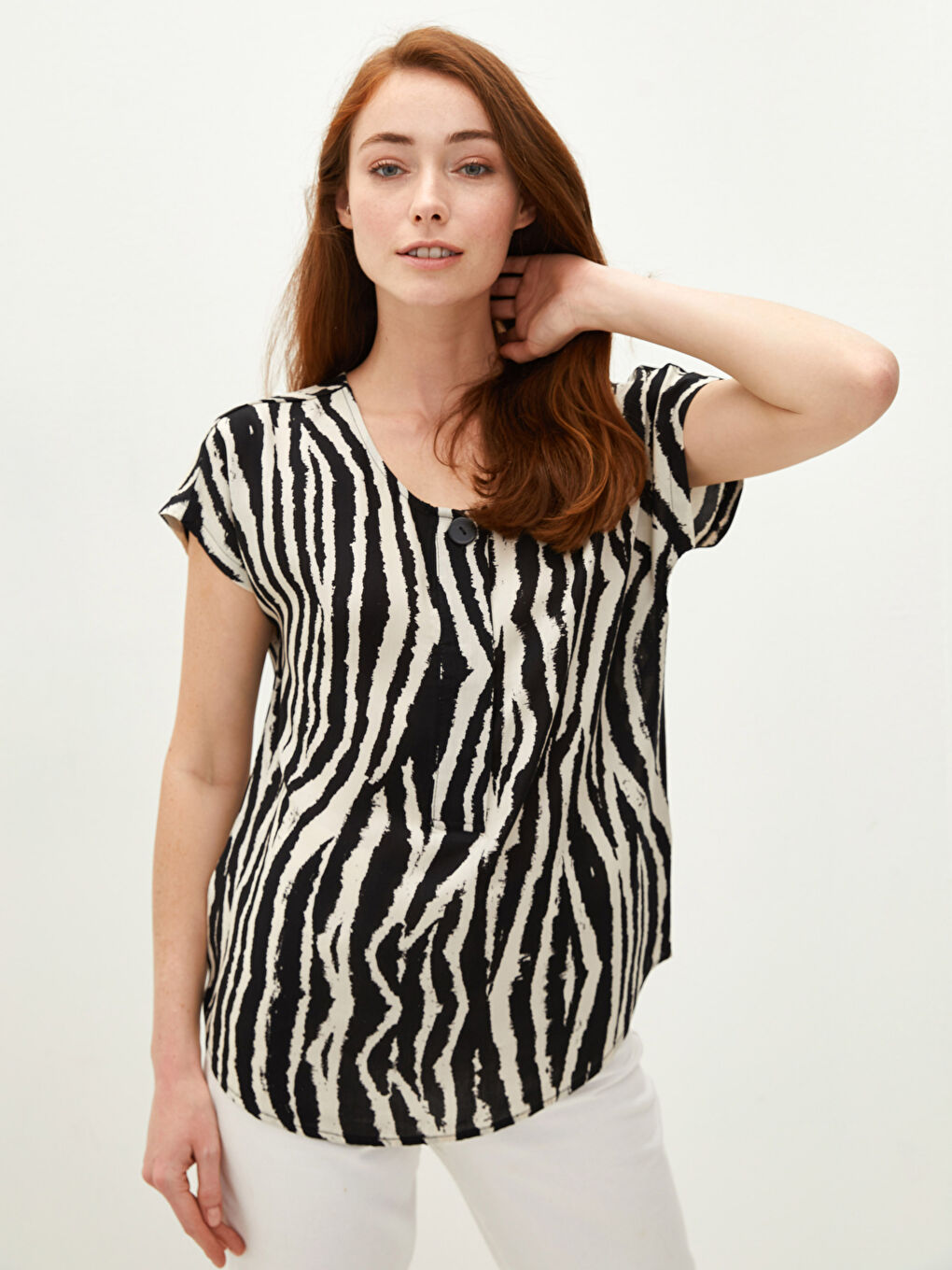 Buttoned Crew Neck Patterned Short Sleeve Viscose Women's Blouse-4