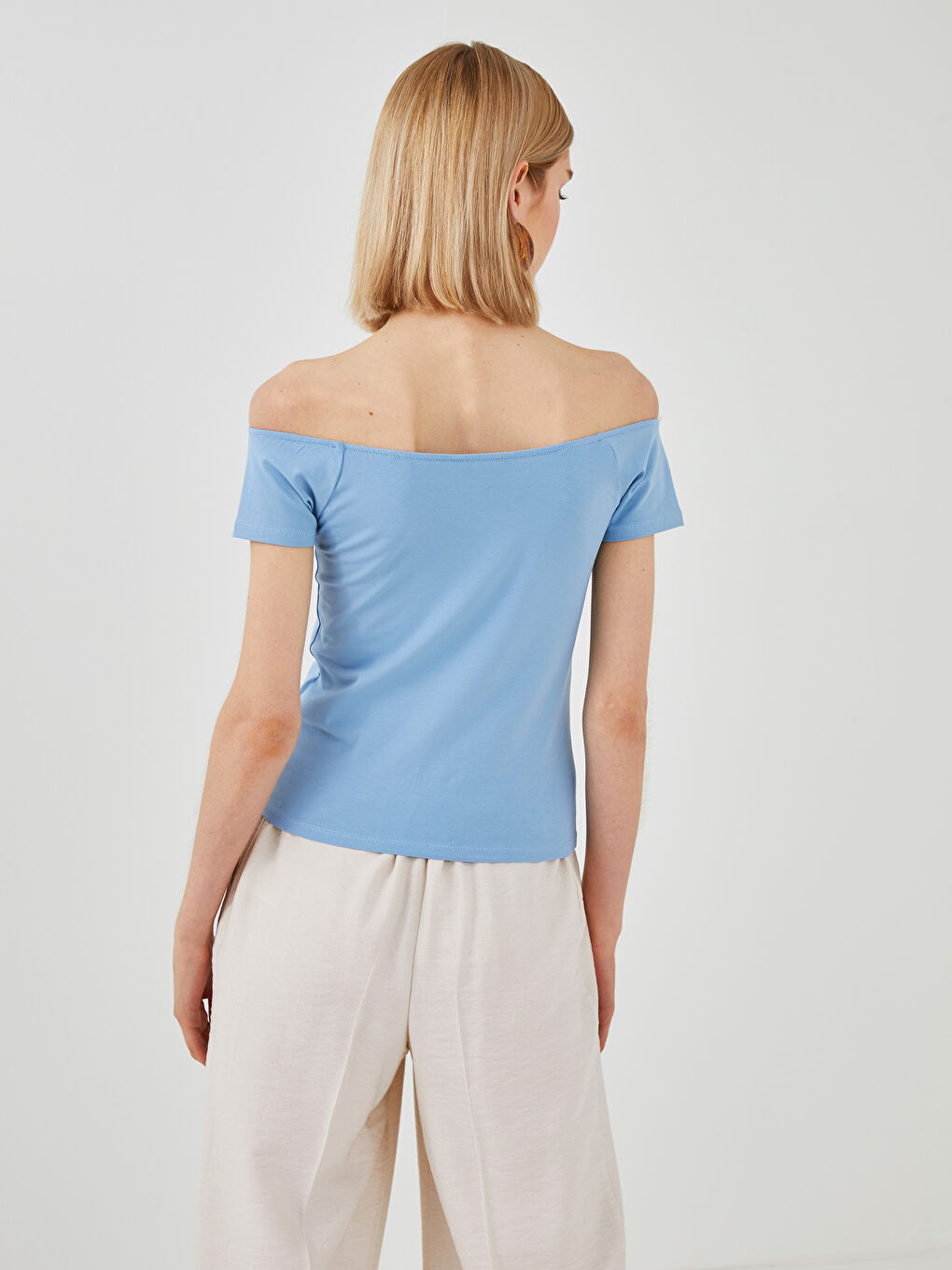 Mavi Kayık Yaka Düz Kısa Kollu Kadın Tişört-4