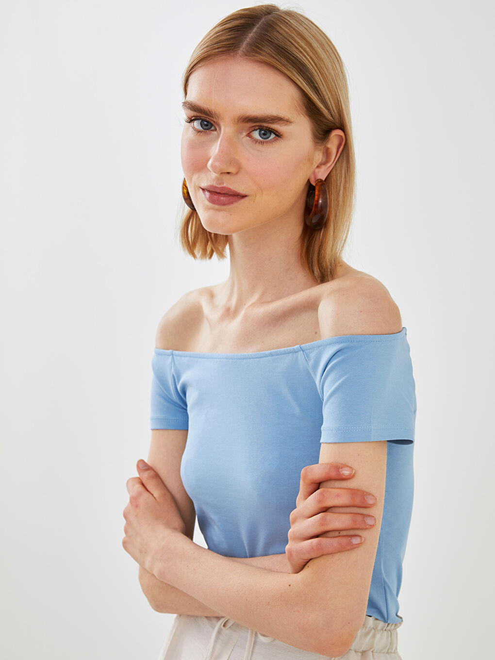 Mavi Kayık Yaka Düz Kısa Kollu Kadın Tişört-1