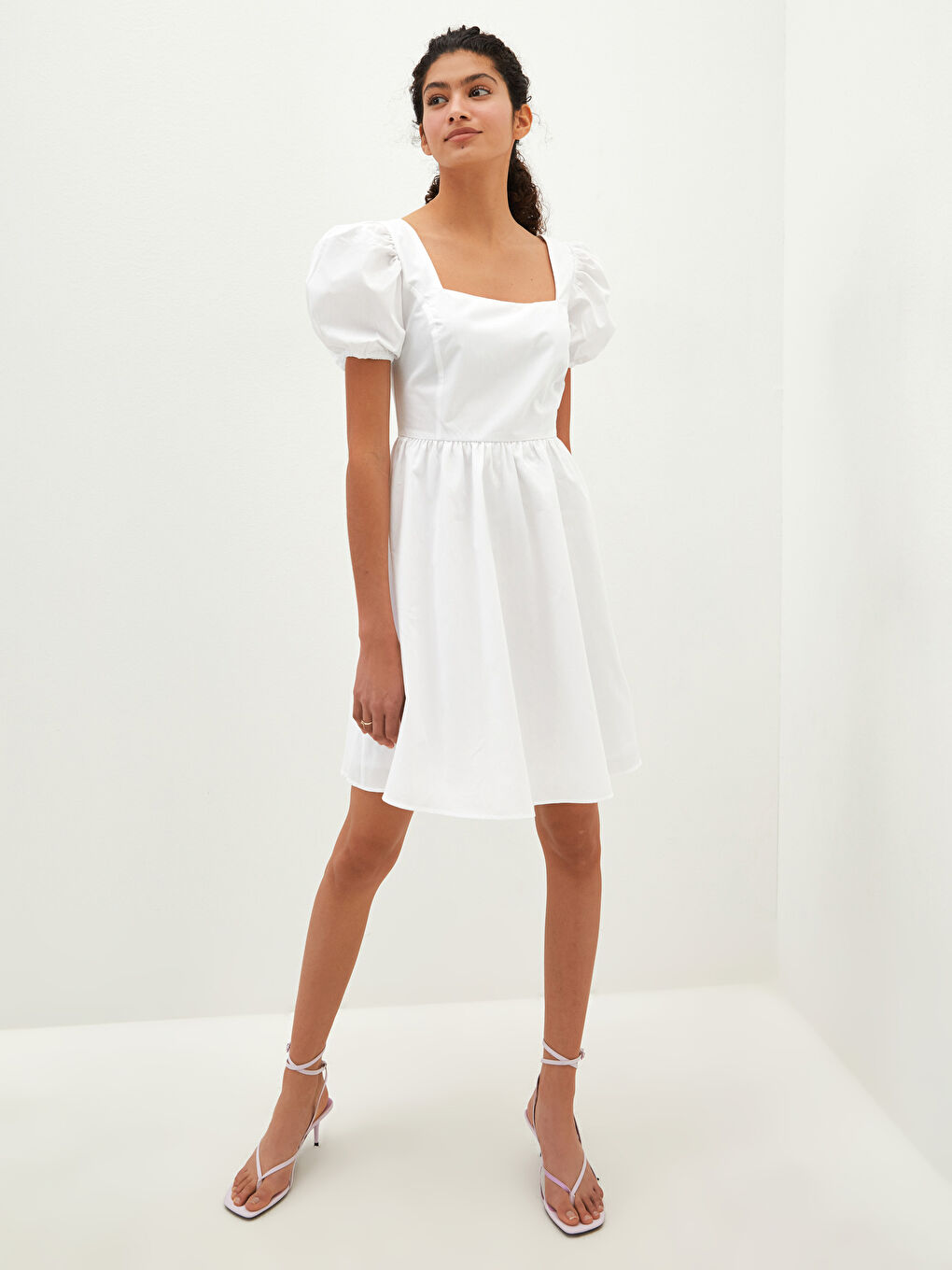 Beyaz Kare Yaka Düz Balon Kollu Poplin Kadın Elbise-8