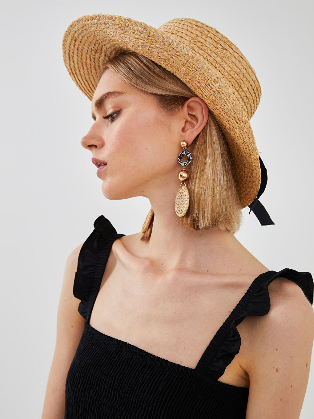 Siyah Kare Yaka Askılı Fırfır Detaylı Poplin Kadın Elbise-3