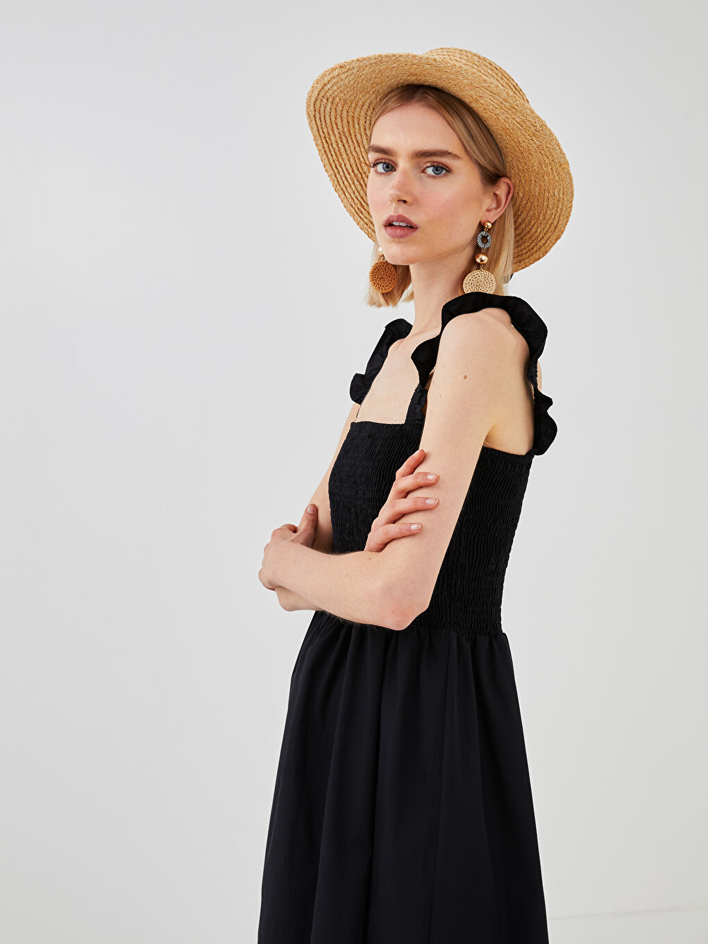 Siyah Kare Yaka Askılı Fırfır Detaylı Poplin Kadın Elbise-6