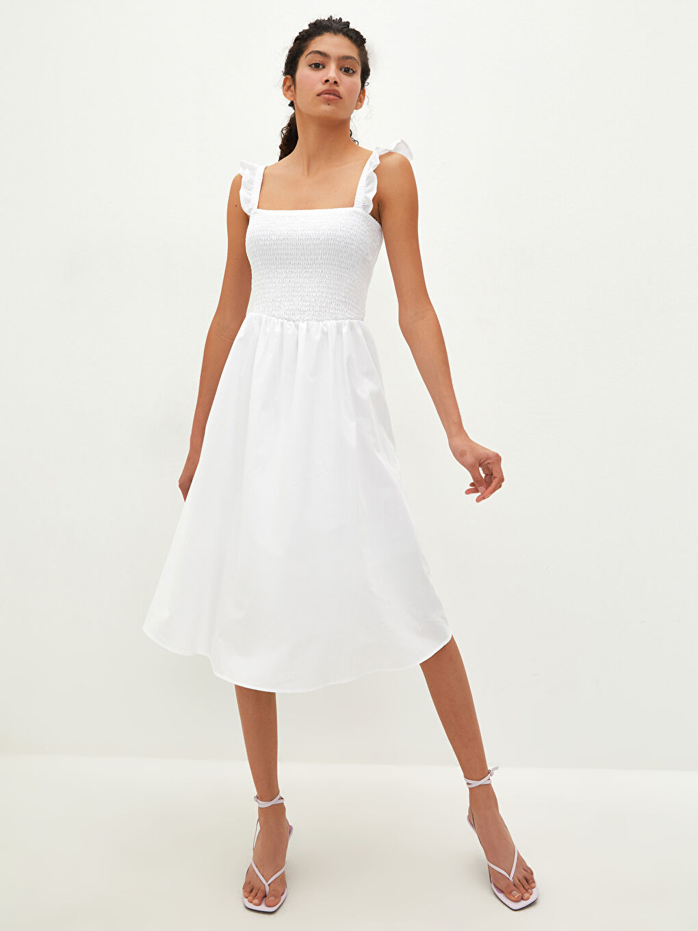 Beyaz Kare Yaka Askılı Fırfır Detaylı Poplin Kadın Elbise-1