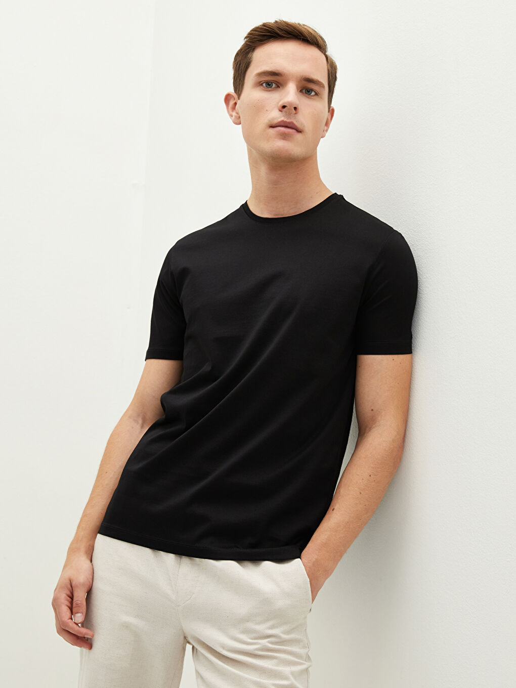 Siyah Bisiklet Yaka Basic Kısa Kollu Pamuklu Erkek Tişört-4