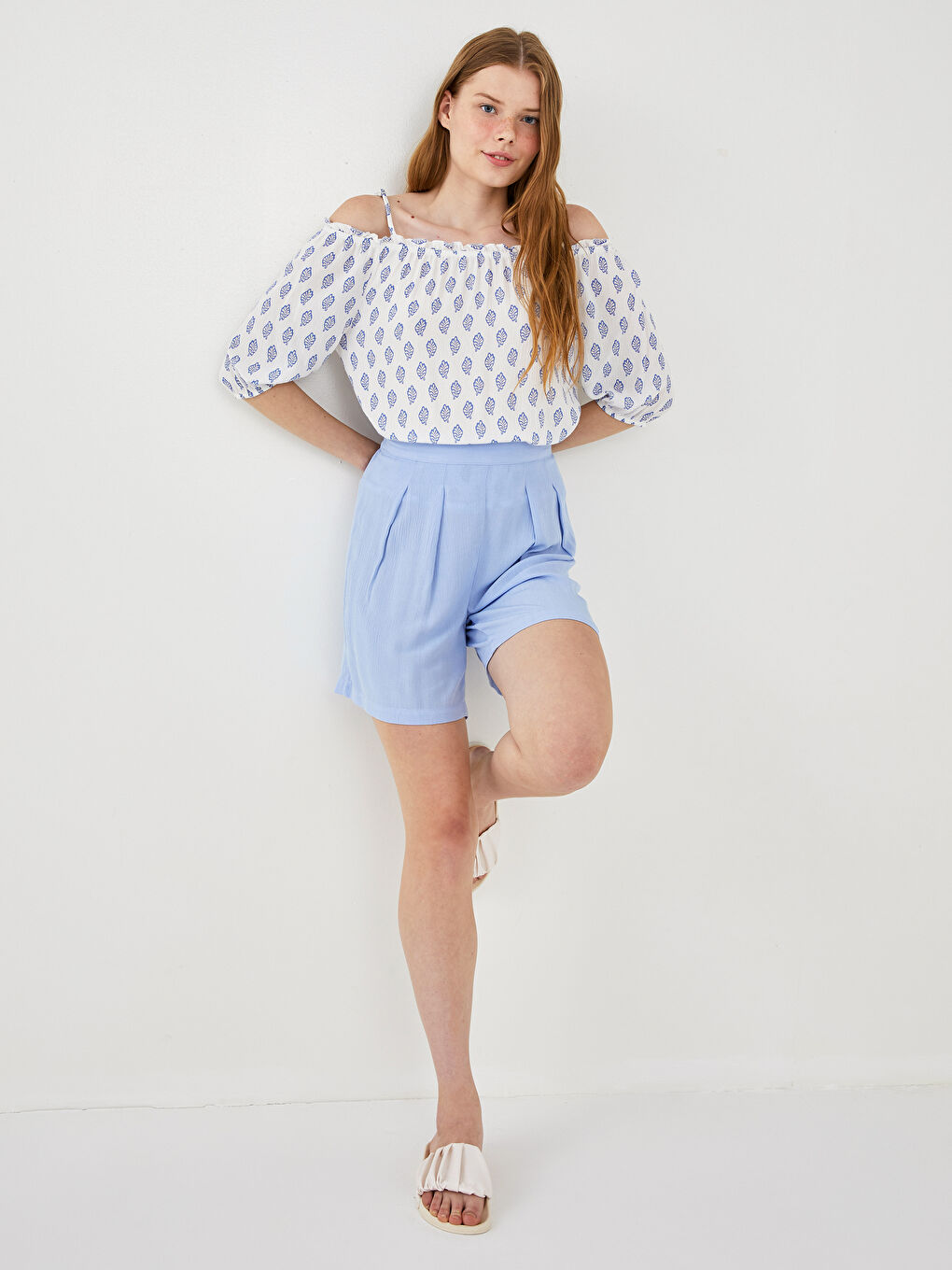 Mavi Beli Lastikli Düz Viskon Kadın Şort-2