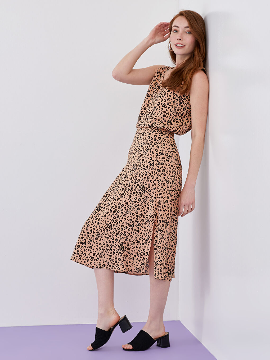 Suknja od viskoze sa elastičnim strukom i uzorkom za žene