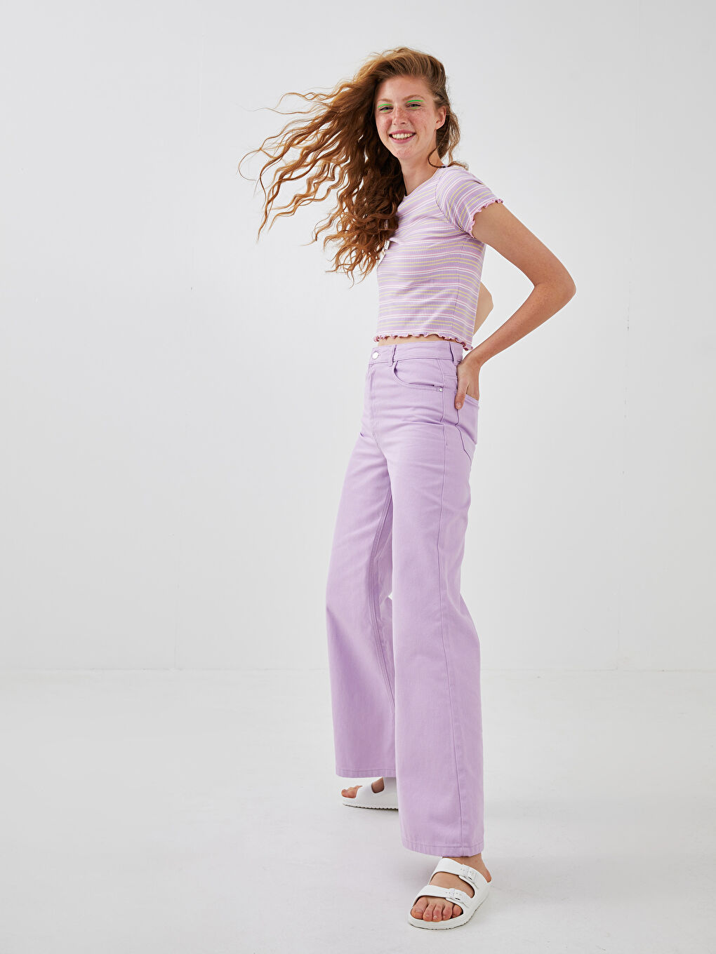 جينز واسع الساق بتفاصيل جيوب للسيدات-1