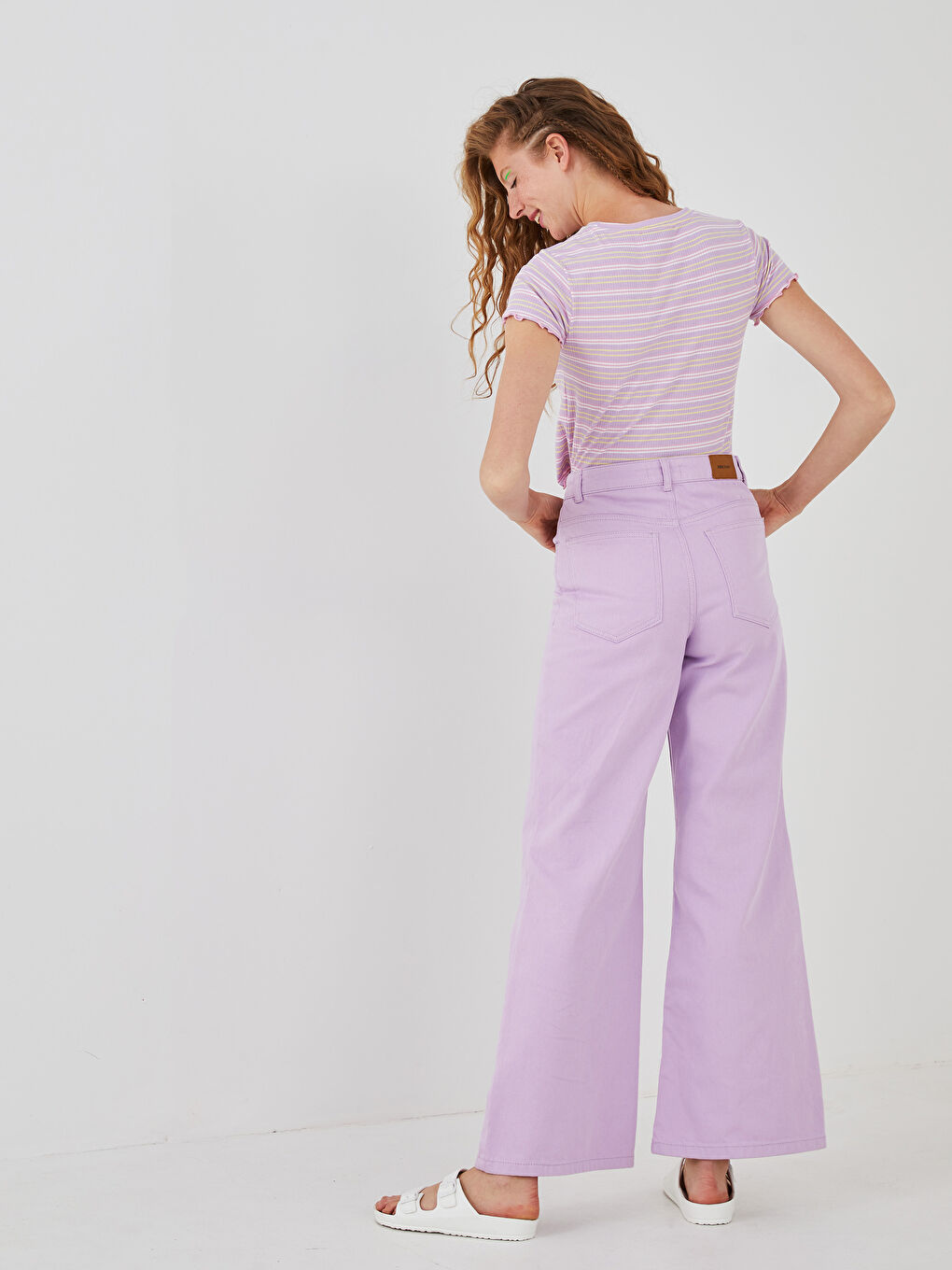 جينز واسع الساق بتفاصيل جيوب للسيدات-4