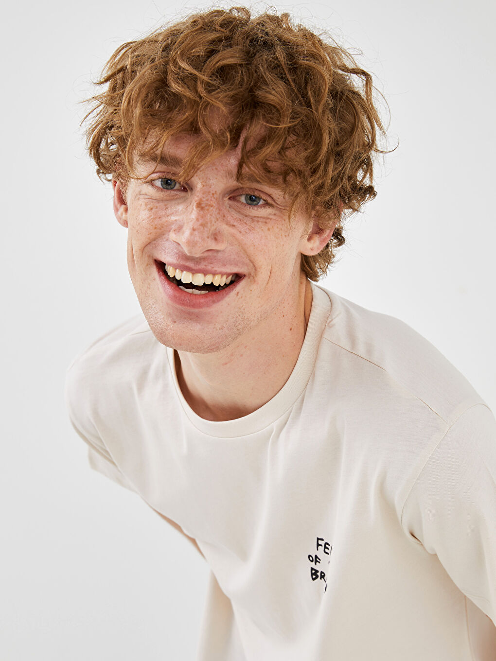 Bej Bisiklet Yaka Kısa Kollu Baskılı Penye Erkek Tişört-2