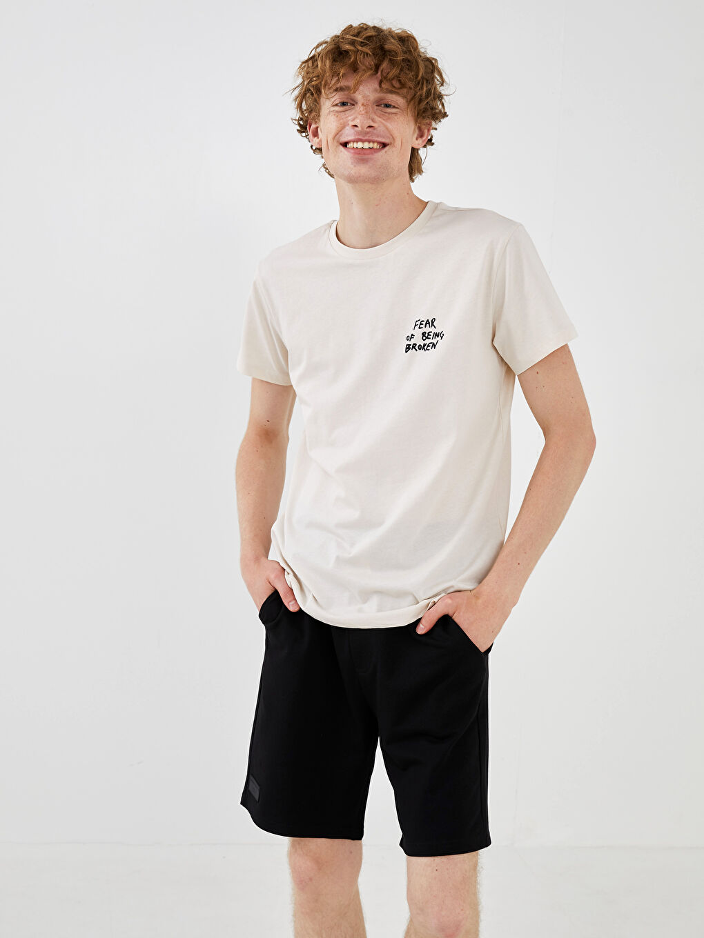 Bej Bisiklet Yaka Kısa Kollu Baskılı Penye Erkek Tişört-1