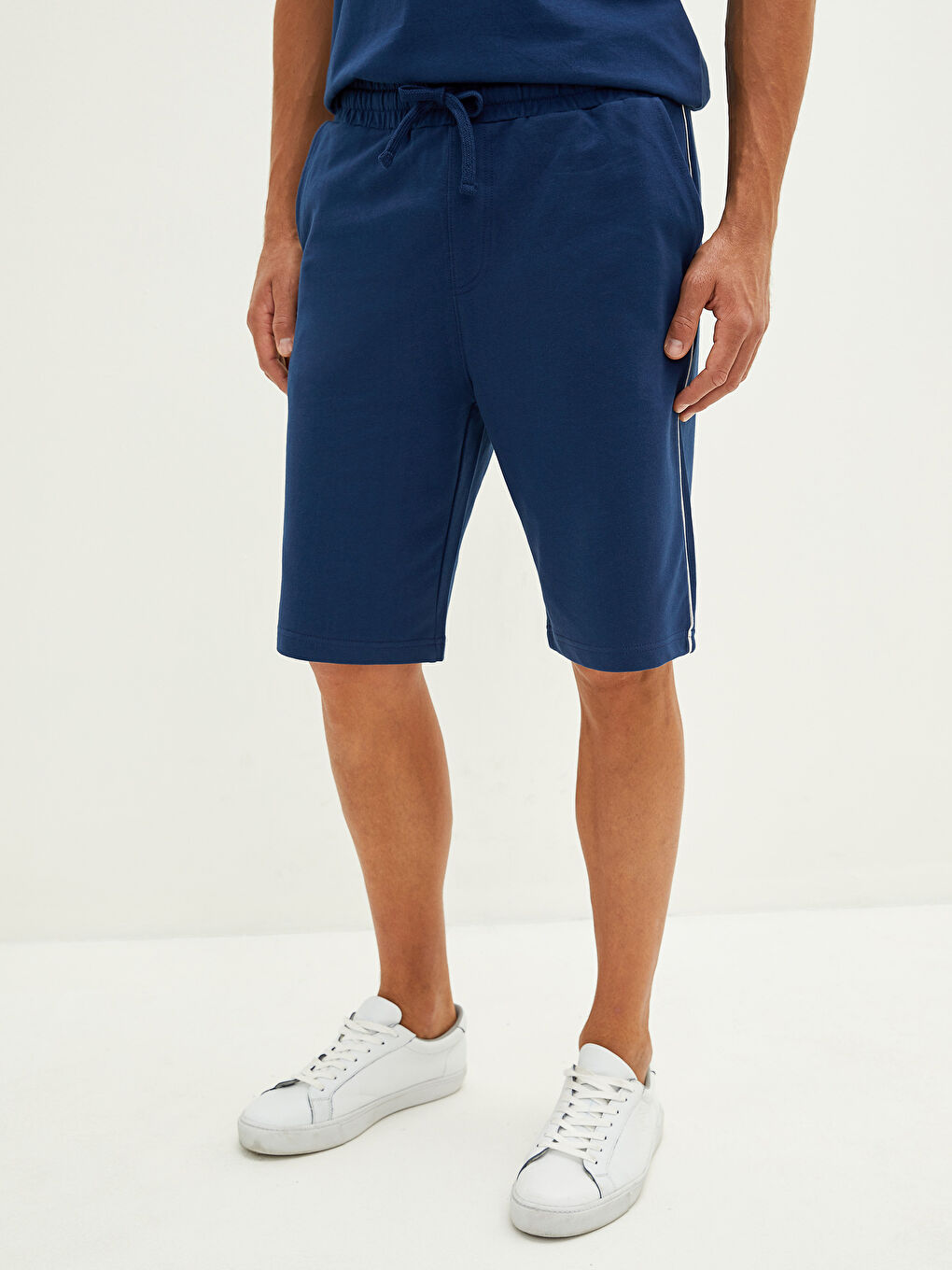 Lacivert Standart Kalıp Erkek Bermuda Şort-3