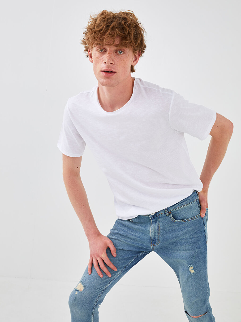 تيشيرت رجالي ياقة دائرية كم قصير قطن ممشط أساسي