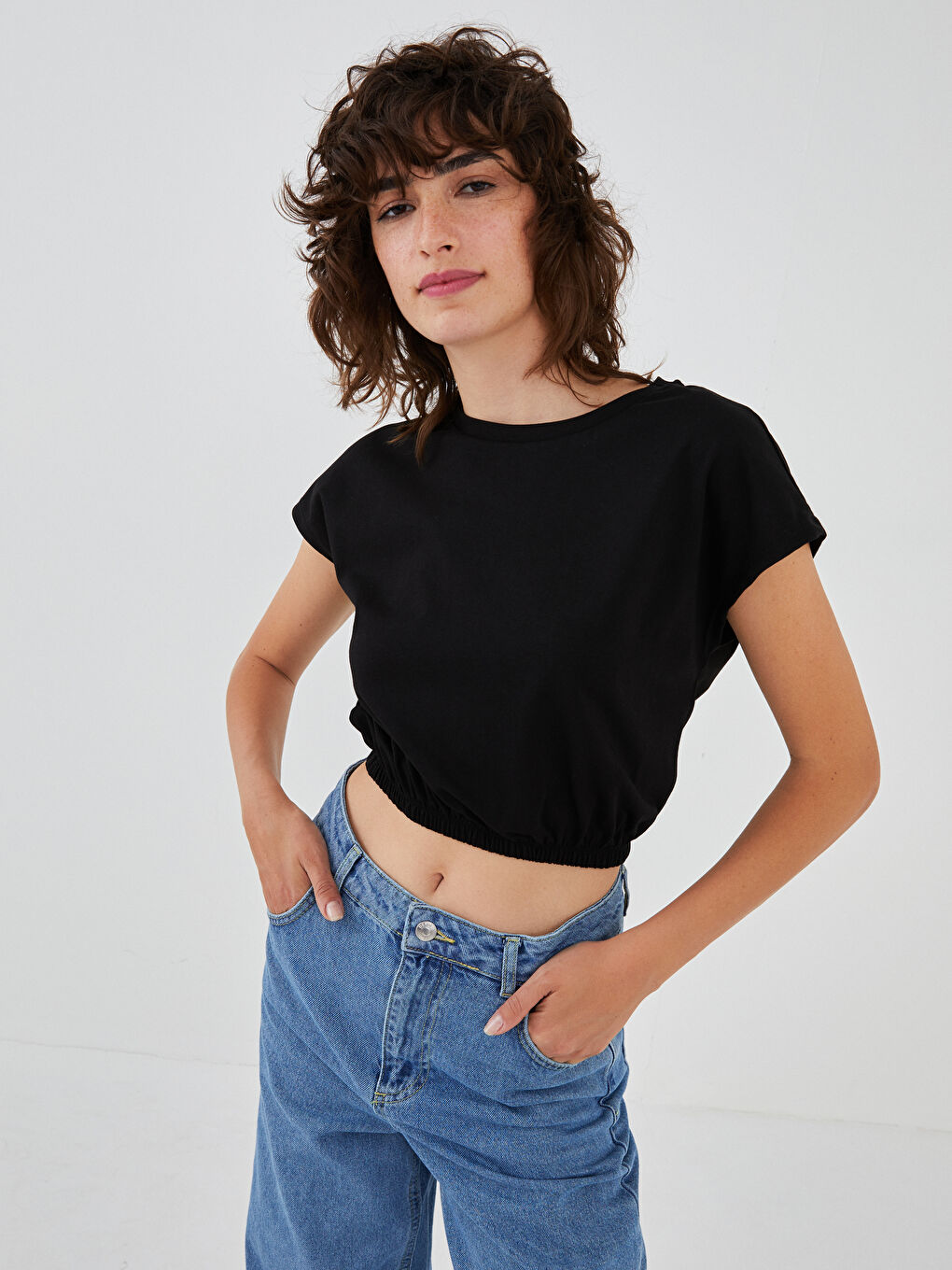 Crew Neck Sleeveless Basic Women's Crop Blouse-1